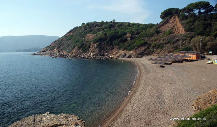 Spiaggia Di Barbarossa Allisola Delba A Porto Azzurro